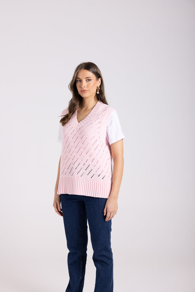 3003 - POINTELLE V NECK VEST