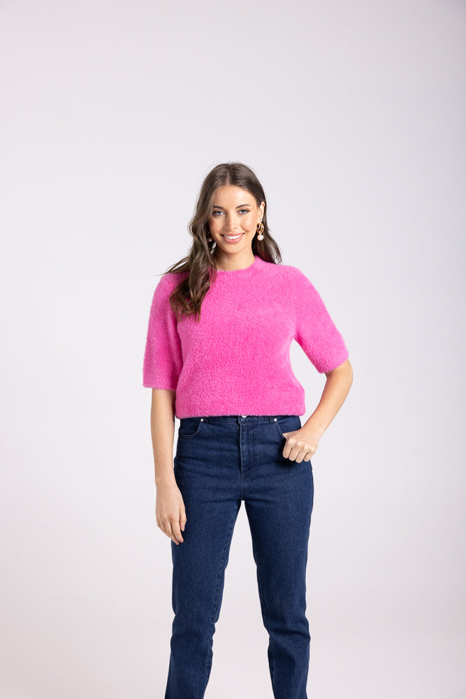 3005 - FLUFFY S/SLV CREW KNIT