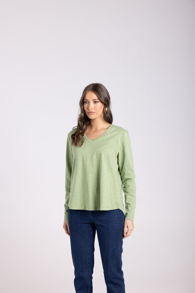 3027 - V NECK L/SLV TOP