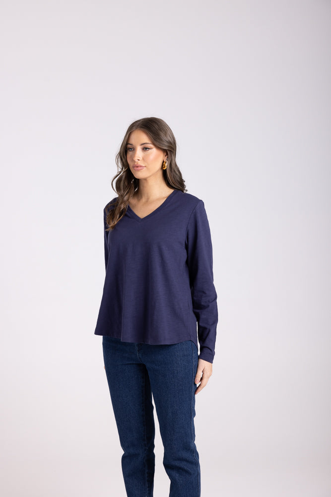 3027 - V NECK L/SLV TOP