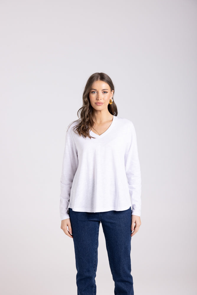 3027 - V NECK L/SLV TOP