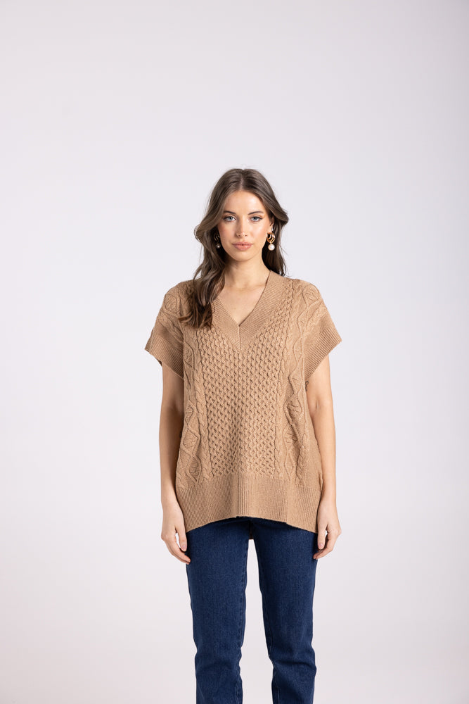 3086 - CABLE V NECK VEST