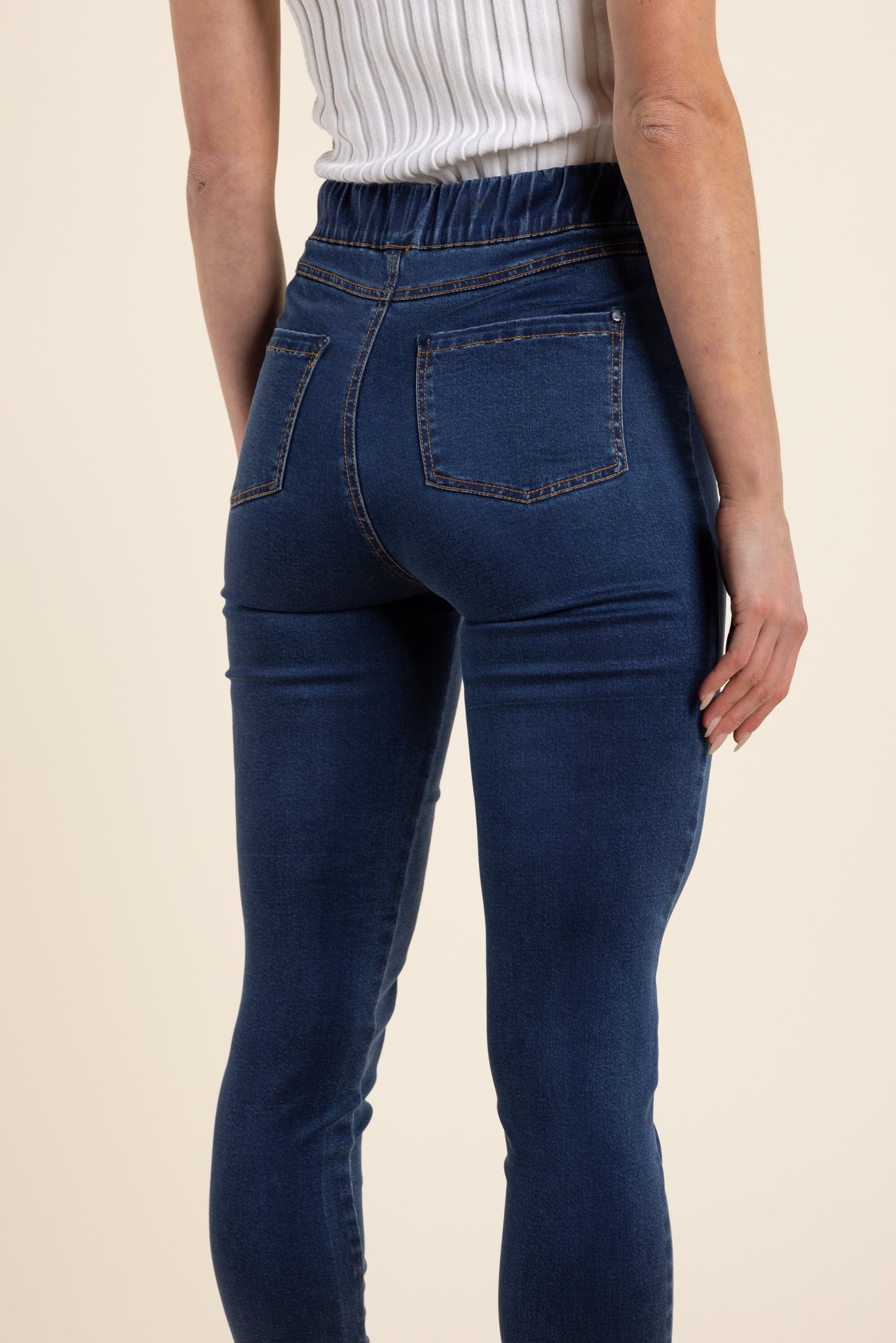 2737d Denim Pull On Pant