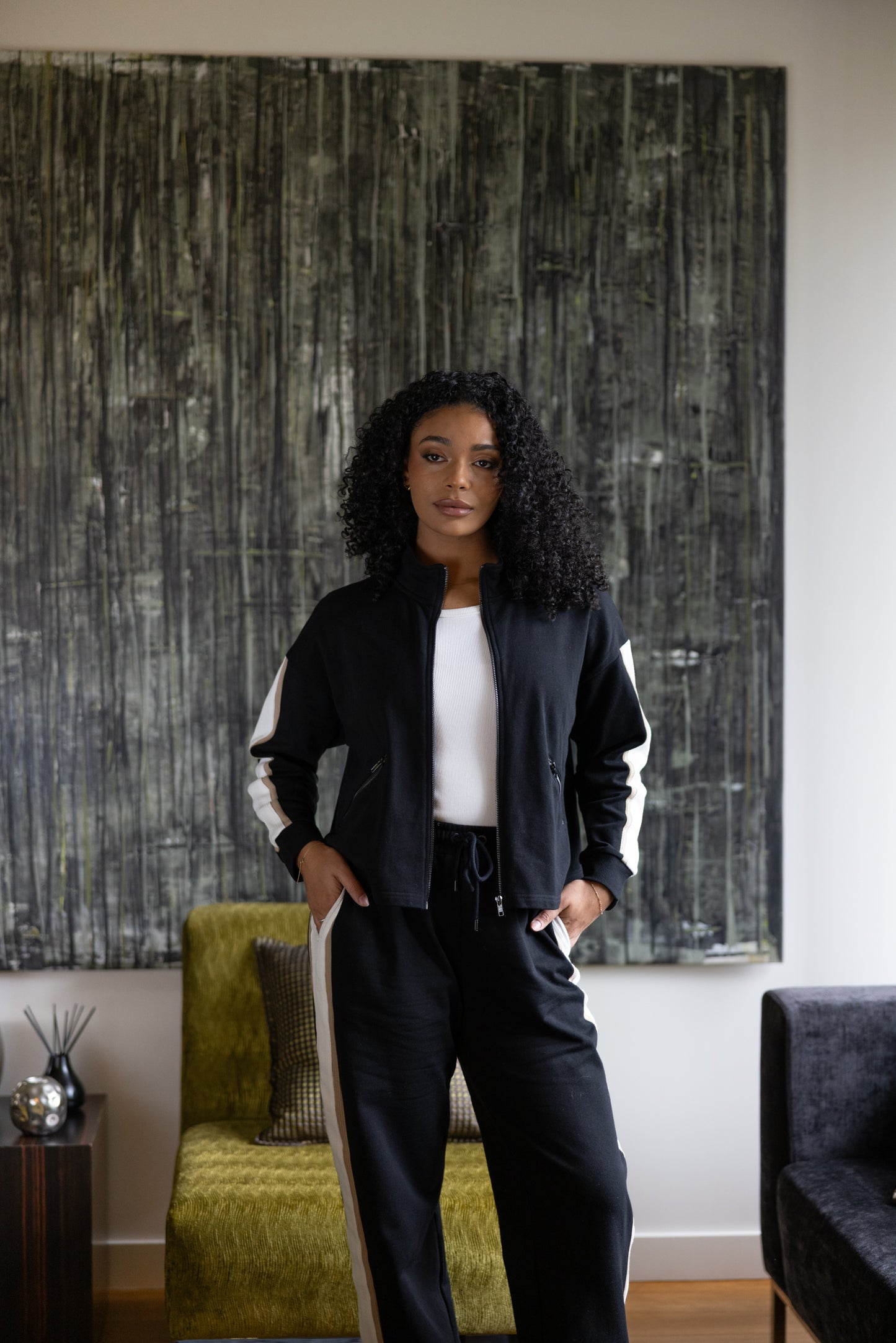 Track Pant W/Contrast Stripe Trim - 3341