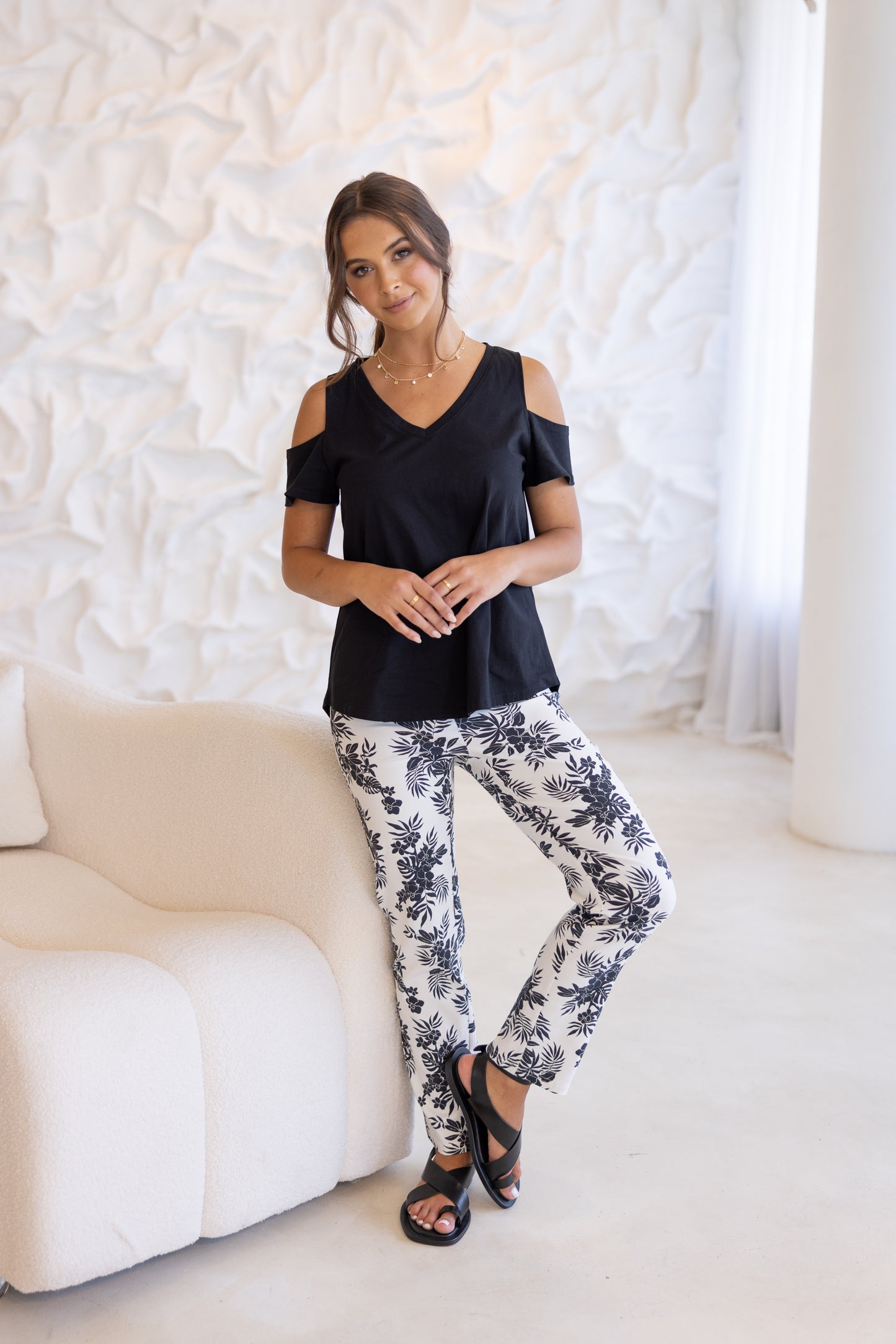 2834 - 7/8 LEAF PRINT-PULL ON PANT