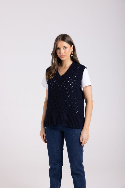 3003 - POINTELLE V NECK VEST