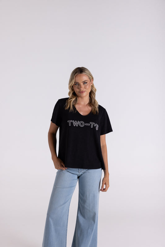 3112 - RAW V-NECK T SHIRT W/CRYSTAL LOGO SILBVER EMBRO.