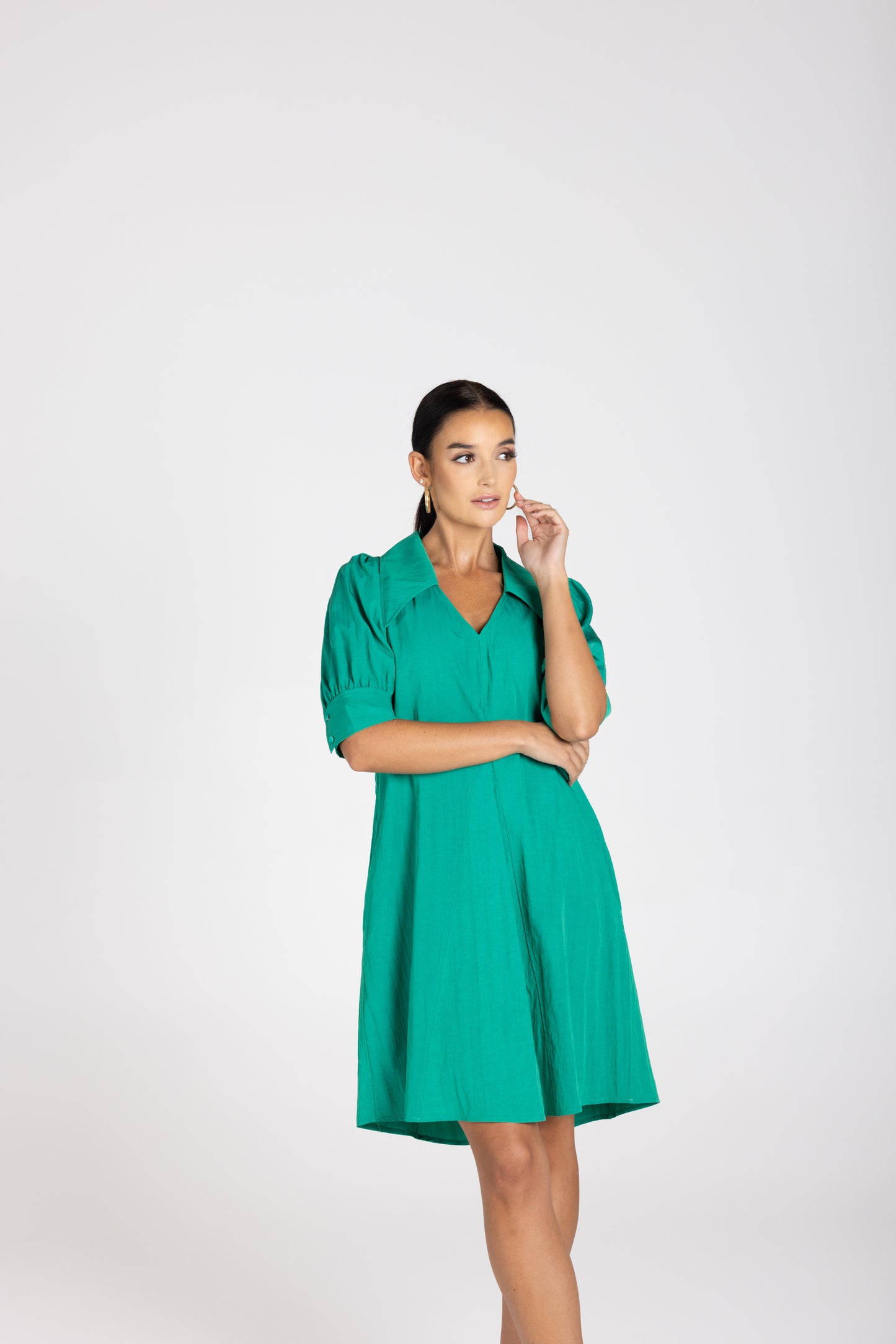 3240 - V Neck dress W/Collar