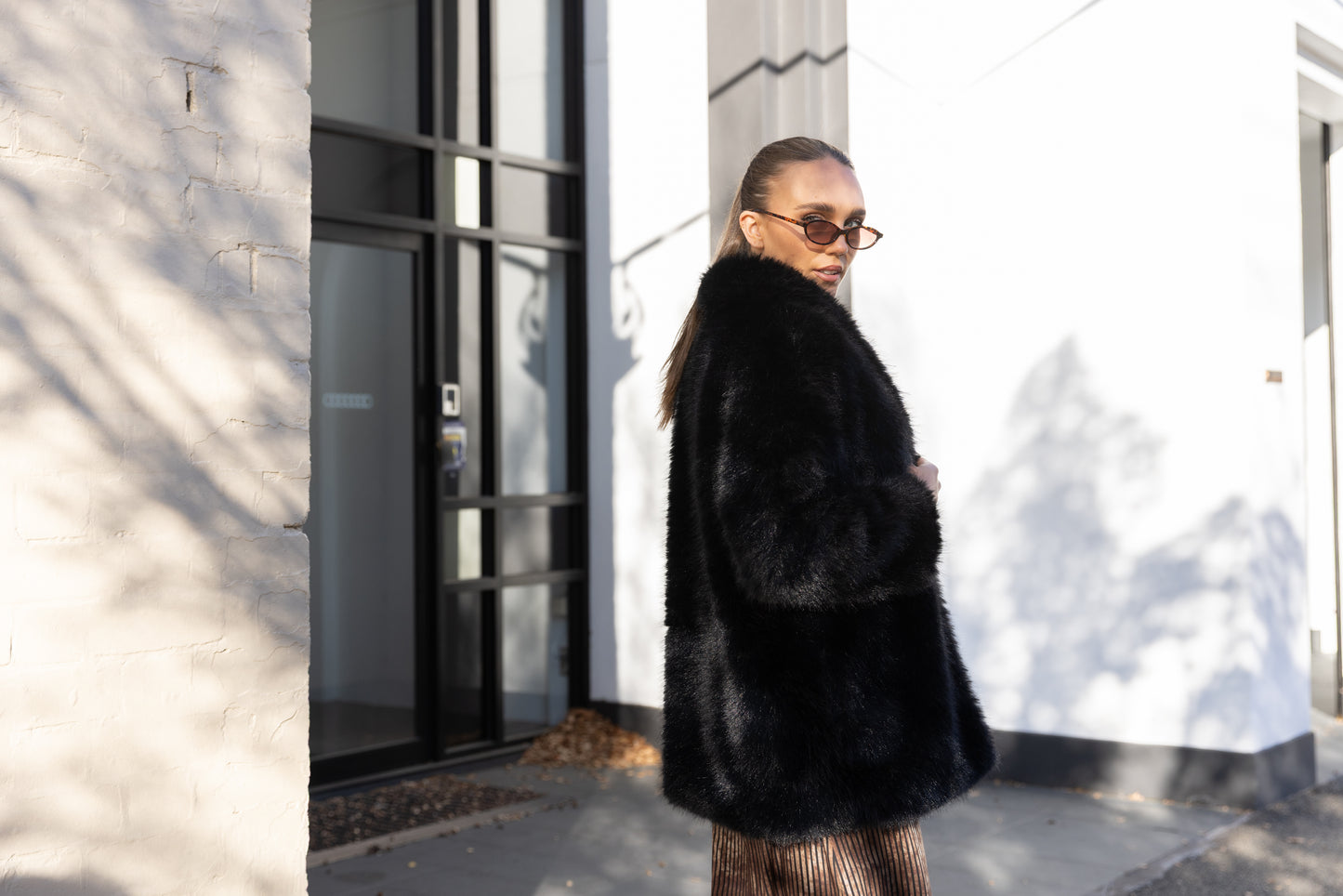 FAUX FUR COAT - 3351